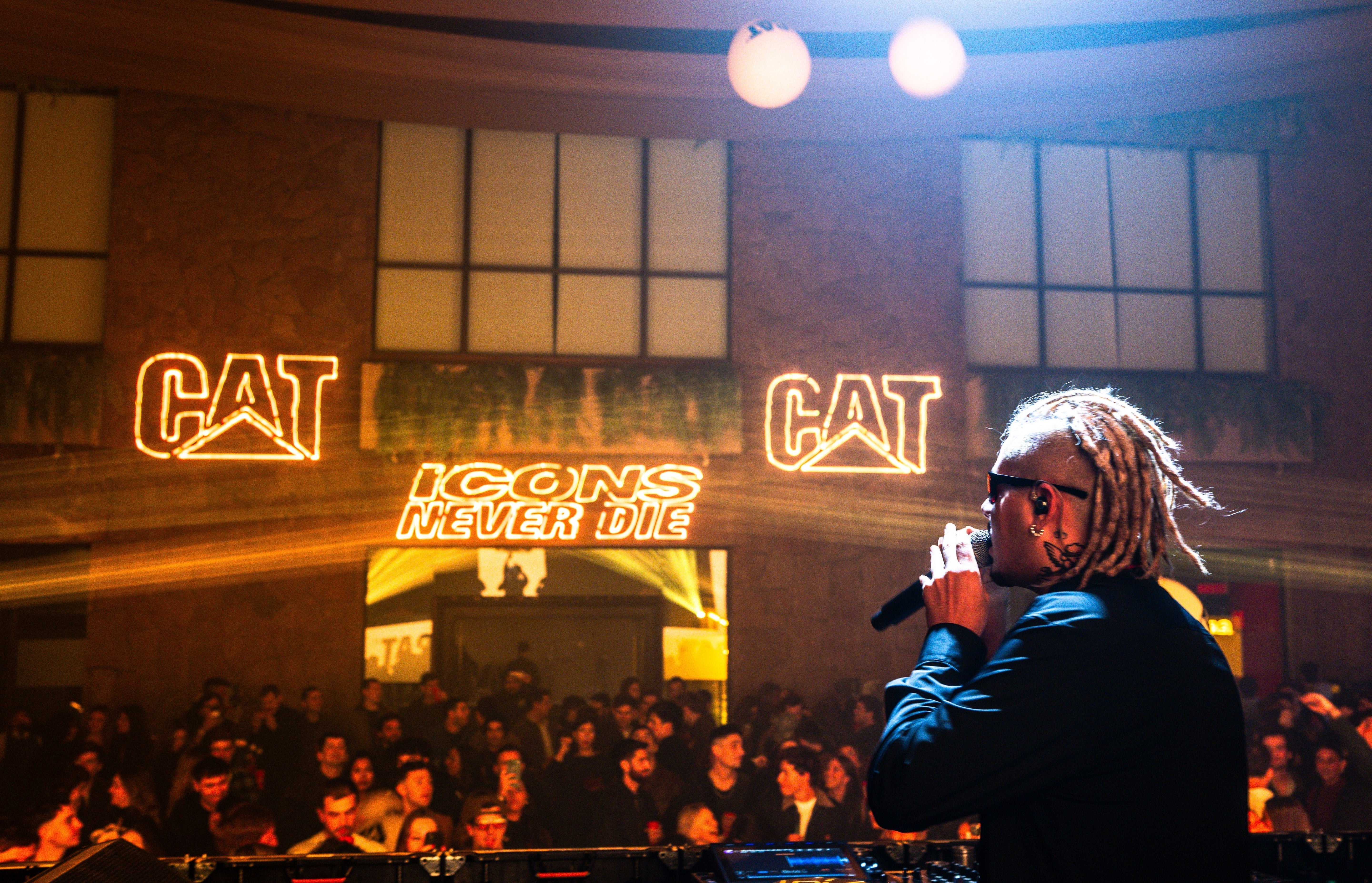 CAT X ONE, Chile