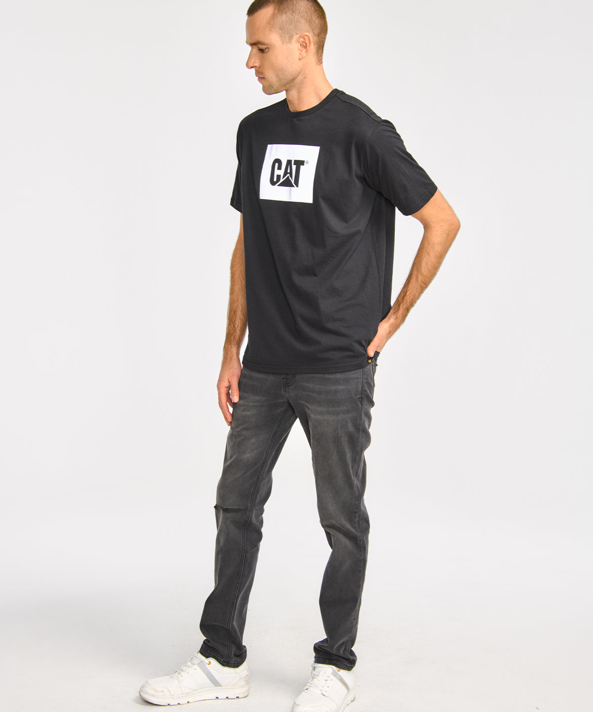 Polera Manga corta Casual Hombre REFLECTIVE CAT LOGO TEE Negro CAT