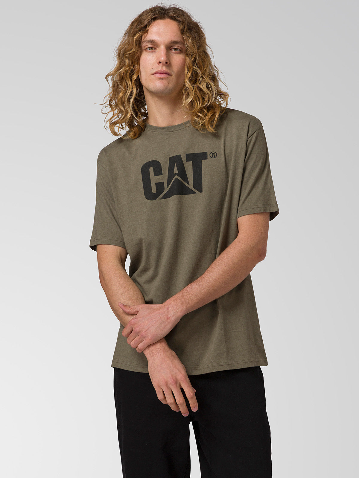 Polera Manga Corta Hombre CAT Básica Cuello Redondo - Negra