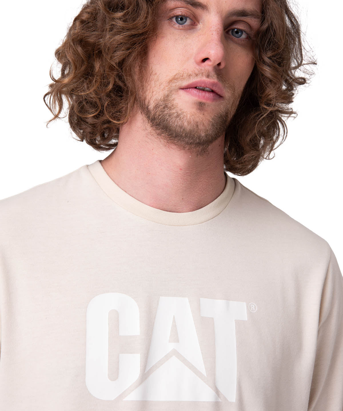 Polera Manga Corta Hombre Cat Logo Tee Beige/Crudo