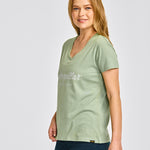 Polera Manga corta Casual Mujer CATERPILLAR SCRIPT V-NECK TEE Verde CAT