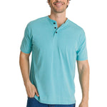 Polera Manga Corta Henley Hombre Burnout Azul Claro CAT