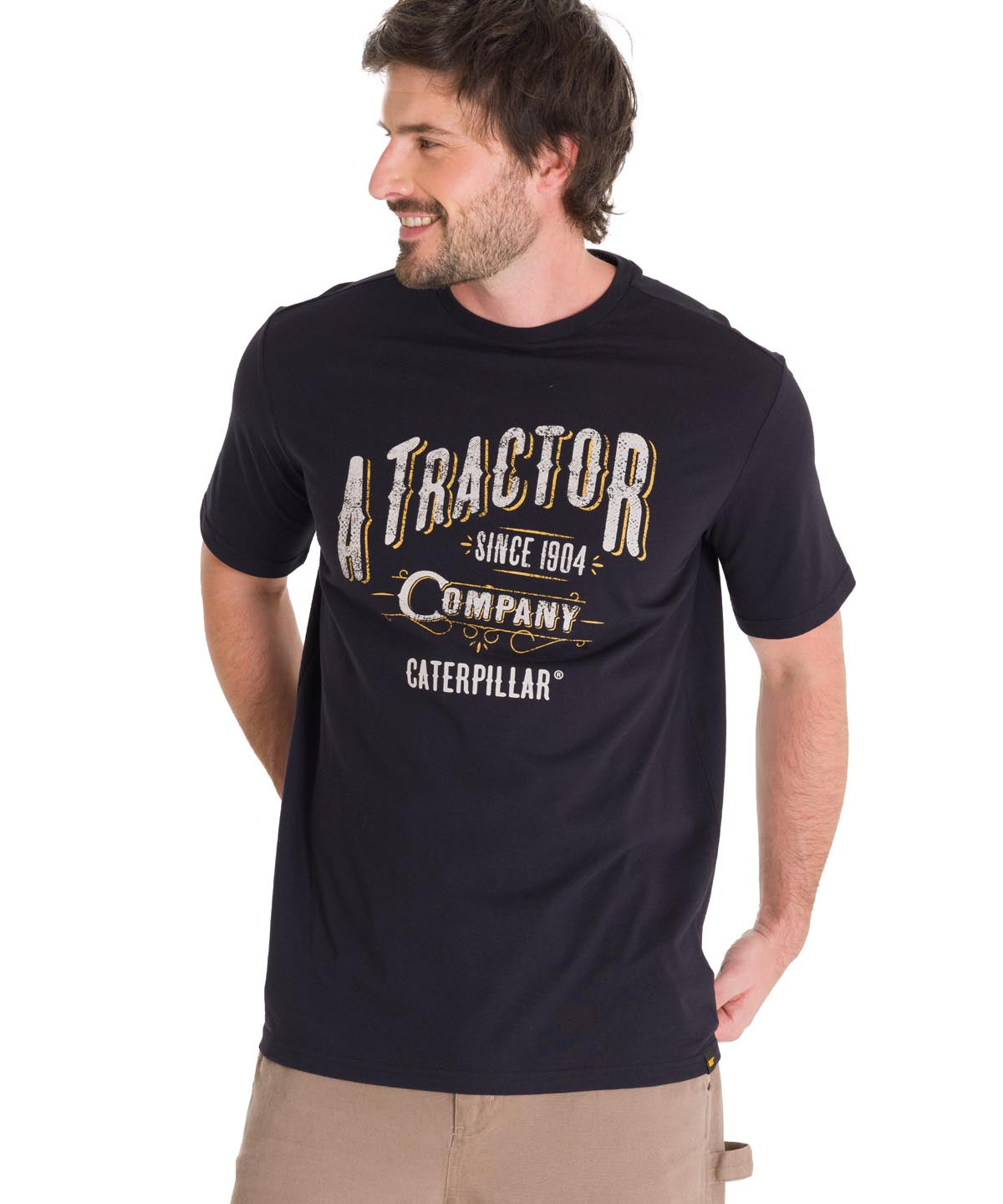 Polera Manga Corta Casual Hombre HISTORIC TRADITIONS GRAPHIC TEE Negra Cat