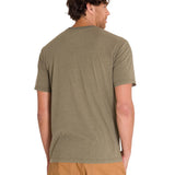 Polera Manga Corta Casual Hombre HISTORIC TRADITIONS GRAPHIC TEE Oliva Cat