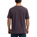 Polera Manga Corta Casual Hombre HERITAGE 1925 GRAPHIC TEE Carbón Cat