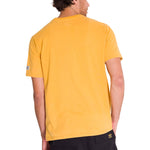 Polera Manga Corta Casual Hombre HERITAGE 1925 GRAPHIC TEE Amarilla Cat