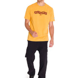 Polera Manga Corta Casual Hombre HERITAGE 1925 GRAPHIC TEE Amarilla Cat