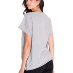 Polera Manga Corta Casual Mujer RELAXED CENTENNIAL GRAPHIC TEE Gris Cat