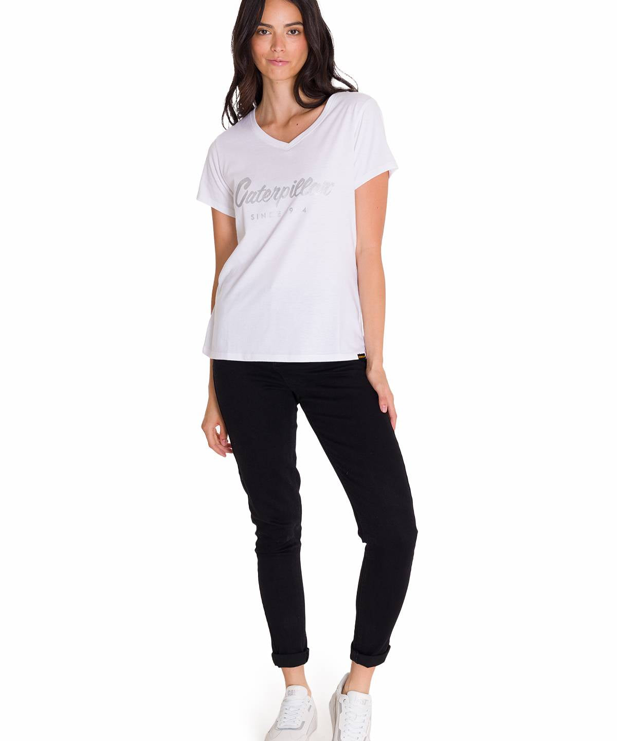 Polera Manga Corta Cuello V Mujer CAT METALLIC SCRIPT V-NECK TEE Blanca Cat