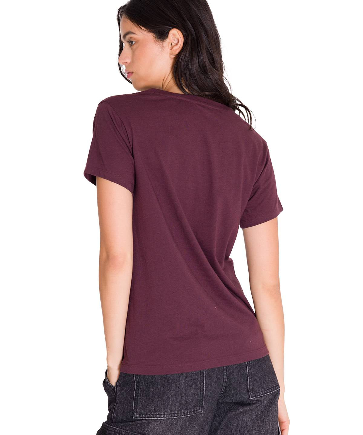 Polera Manga Corta Cuello V Mujer CAT METALLIC SCRIPT V-NECK TEE Burdeo Cat
