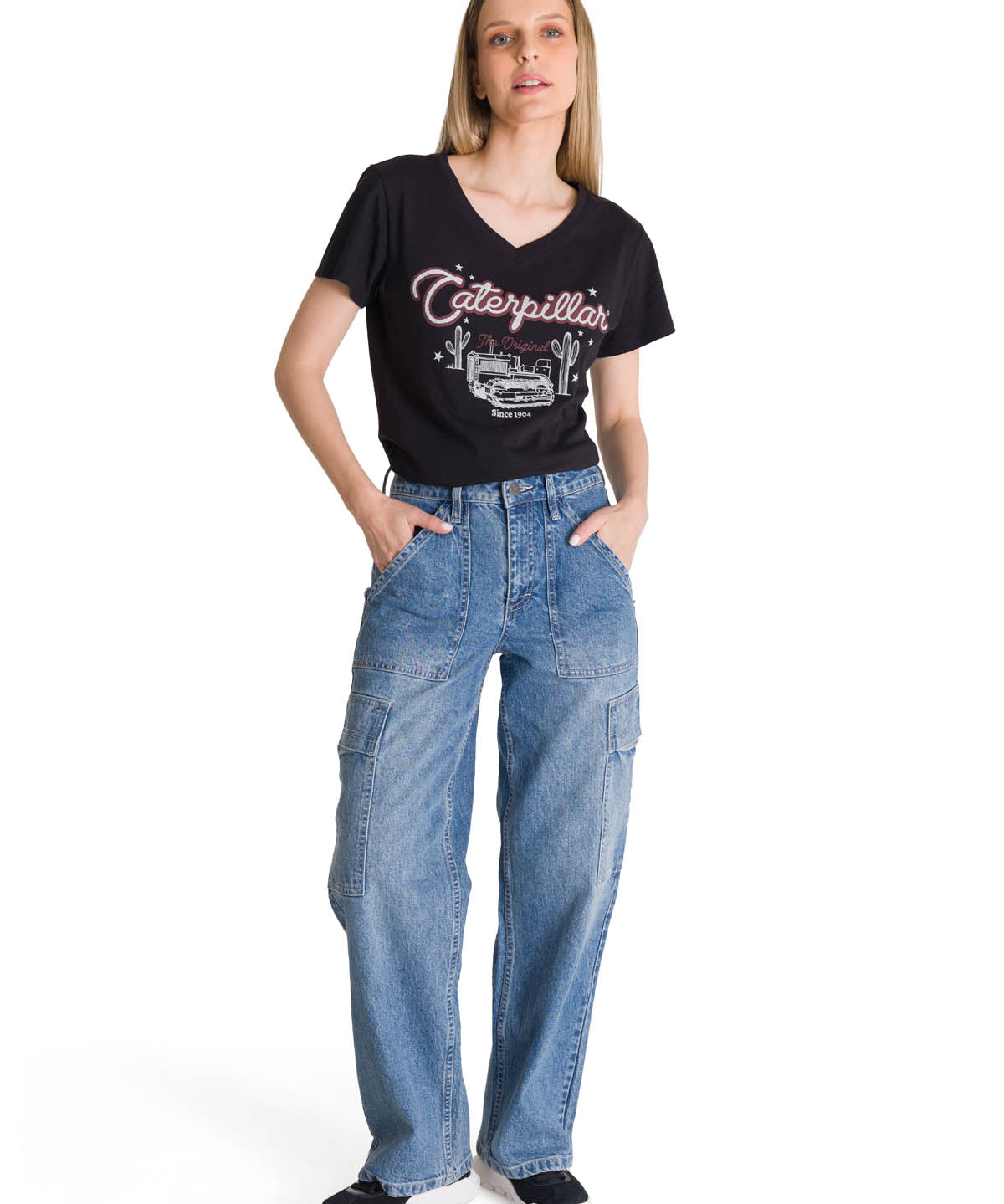 POLERA MANGA CORTA MUJER V-NECK GRAPHIC TEE NEGRO