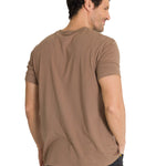 Polera Manga Corta Hombre Roam Free Café CAT