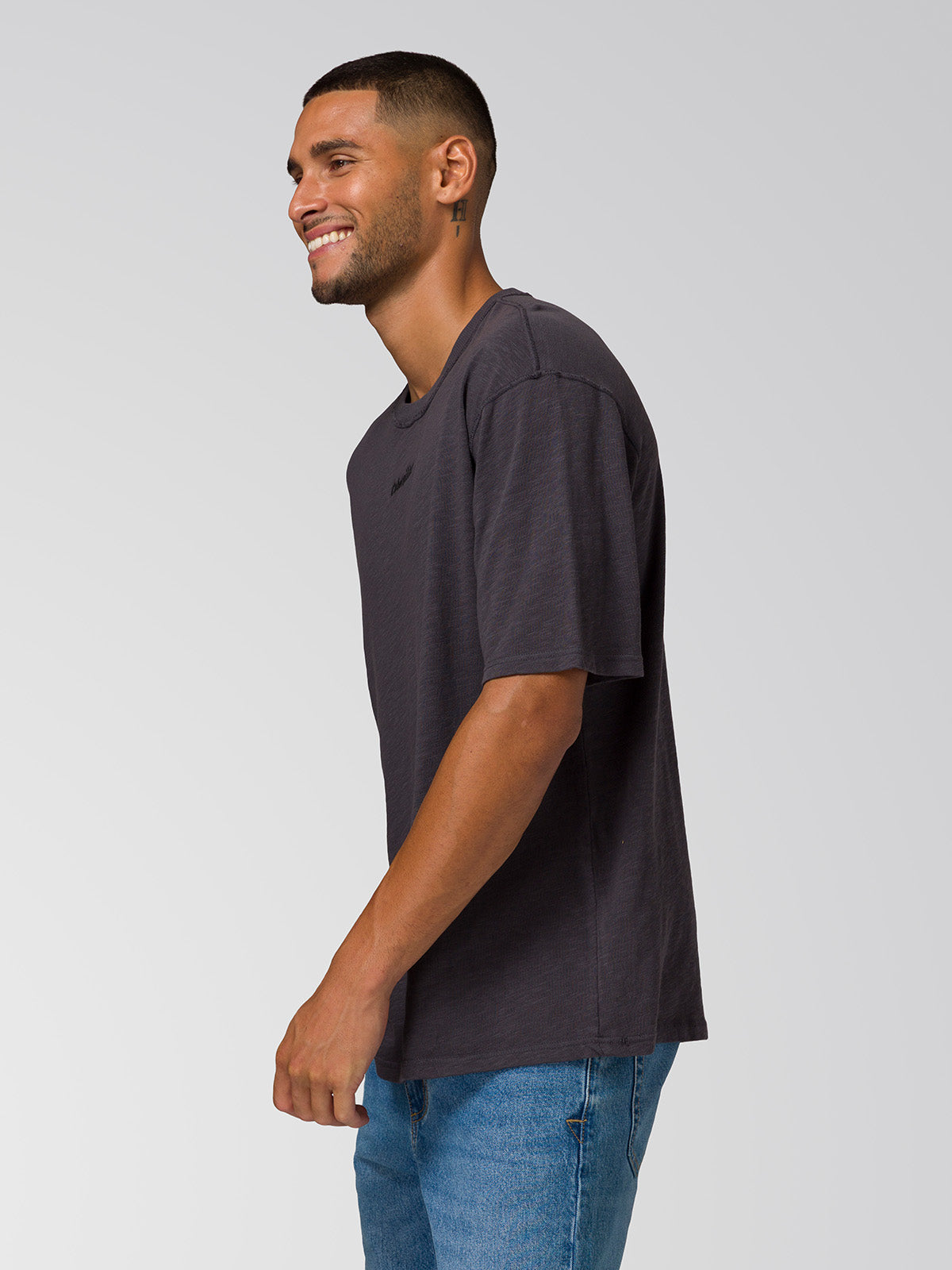 Polera Manga Corta Hombre Slub Knit Relaxed Negro Cat