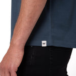 Polera Manga Corta Hombre Varsity Azul Cat