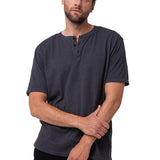 Polera Manga Corta Henley Hombre Slub Knit Negro Cat