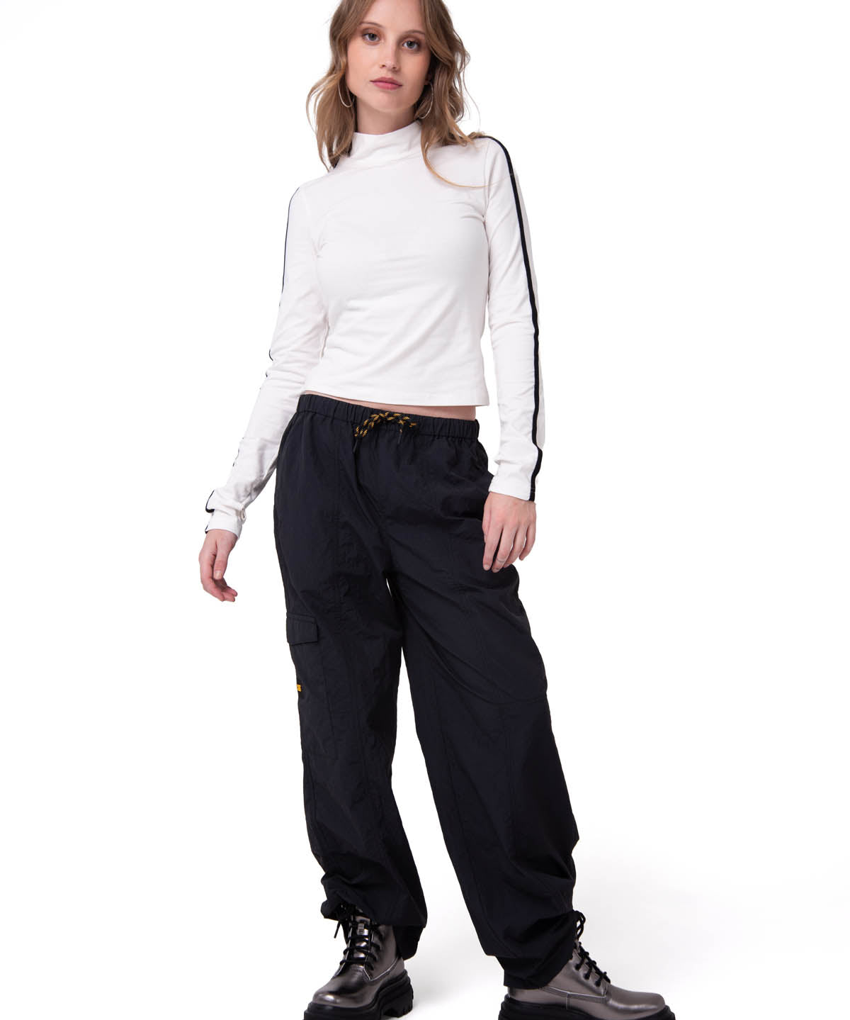 Polera Manga Larga Mujer Sporty Mock Neck Blanco Cat