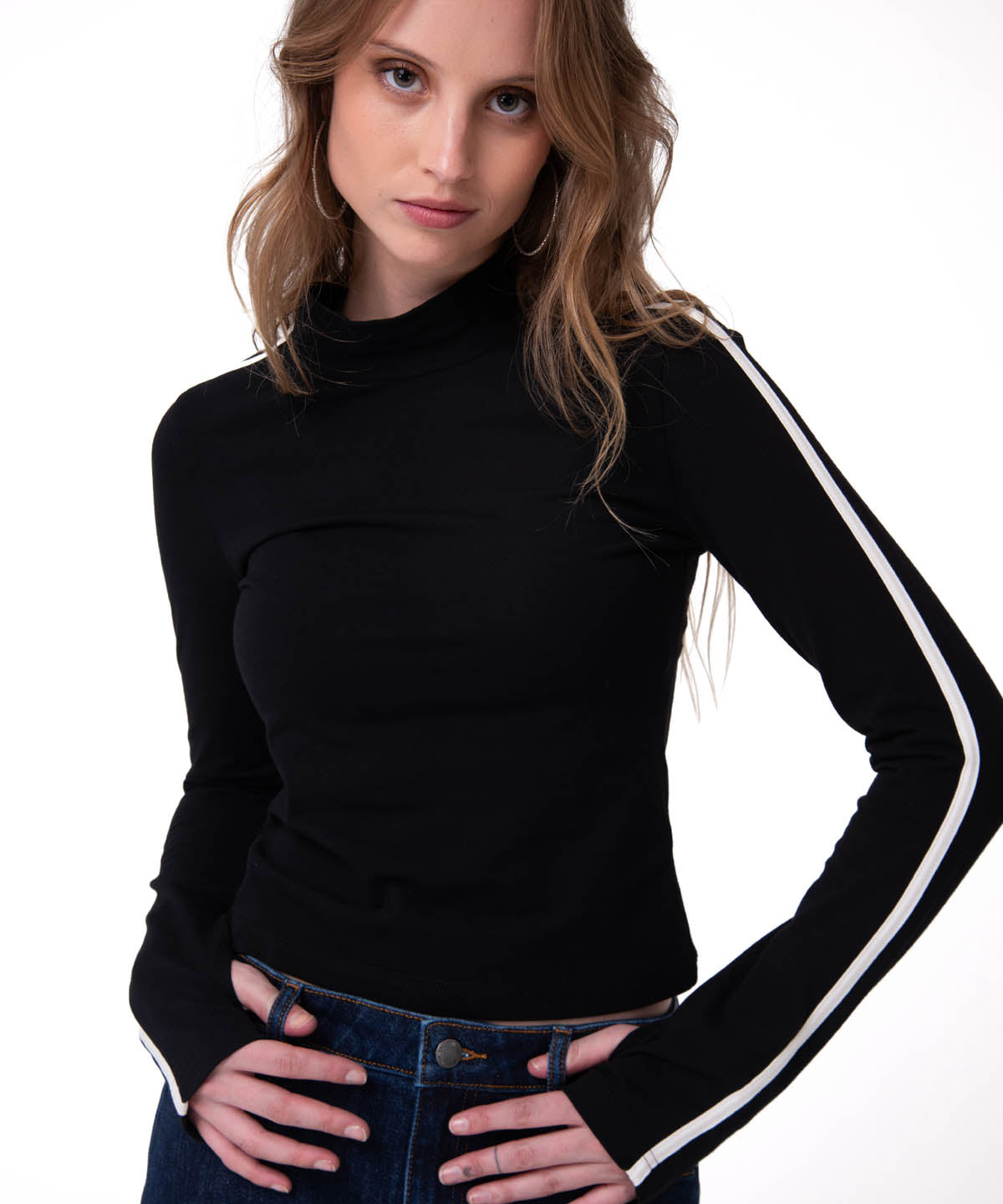 Polera Manga Larga Mujer Sporty Mock Neck Negro Cat