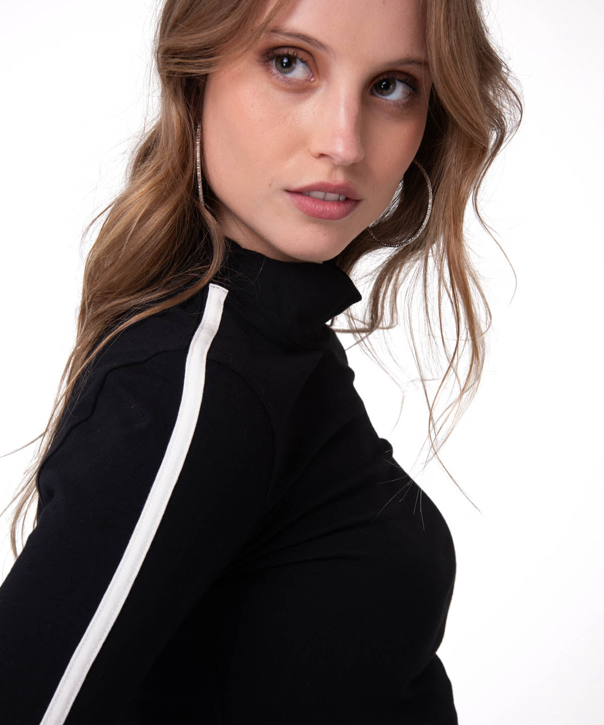 Polera Manga Larga Mujer Sporty Mock Neck Negro Cat