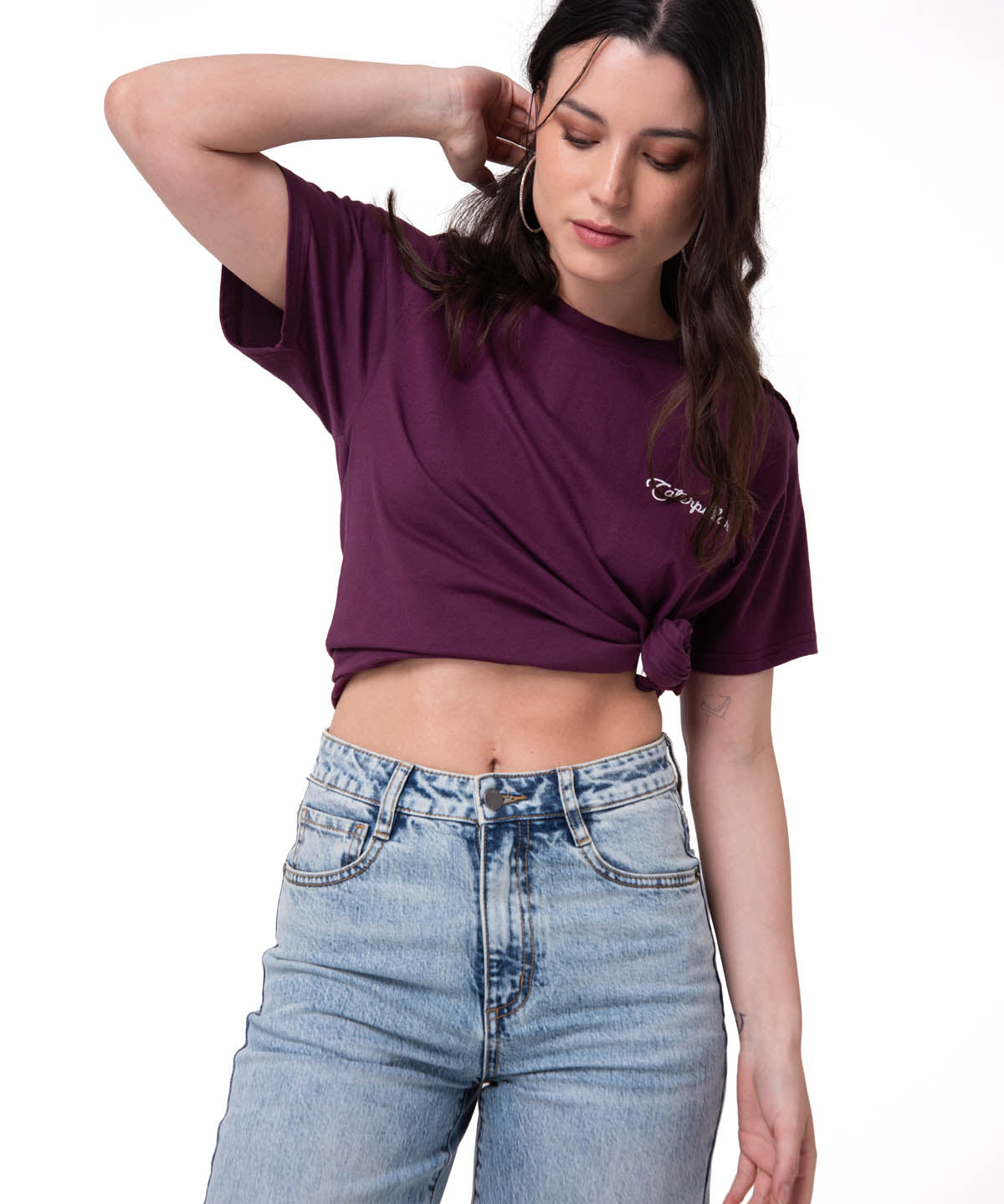 Polera Manga Corta Mujer Western Script Burdeo Cat