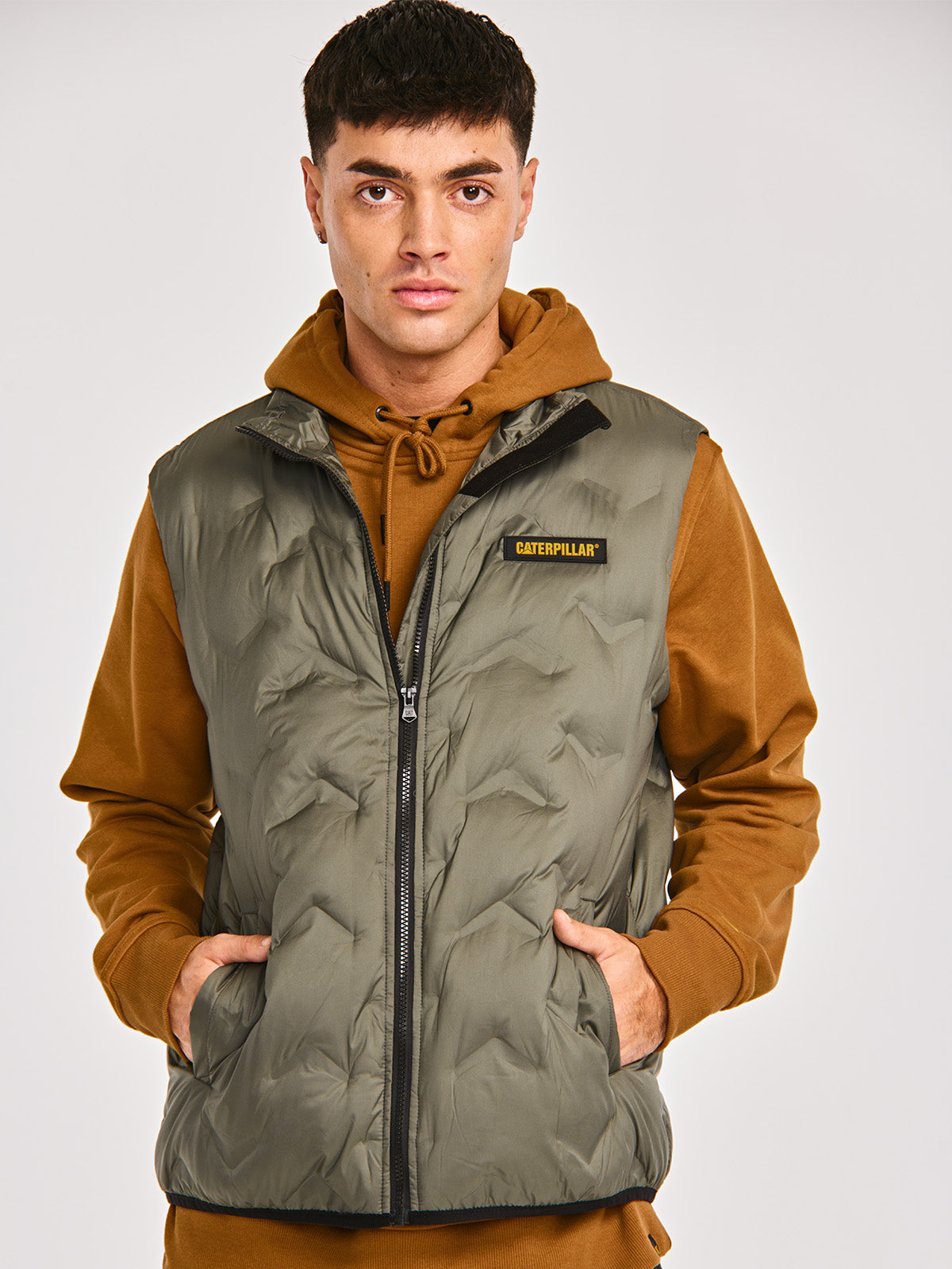 Chaqueta Sin manga Casual Hombre BONDED MEDIUM WEIGHT INSULATED VEST Gris CAT