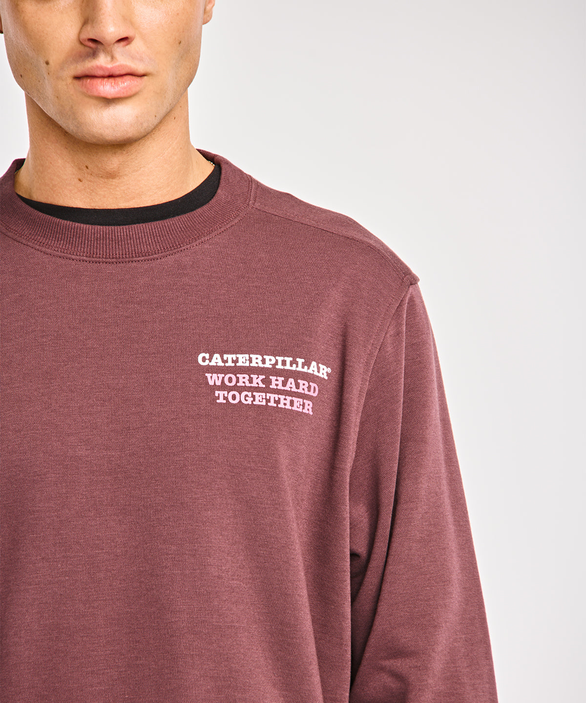 Polerón Casual Hombre GRAPHIC FRENCH TERRY CREWNECK Burdeo CAT