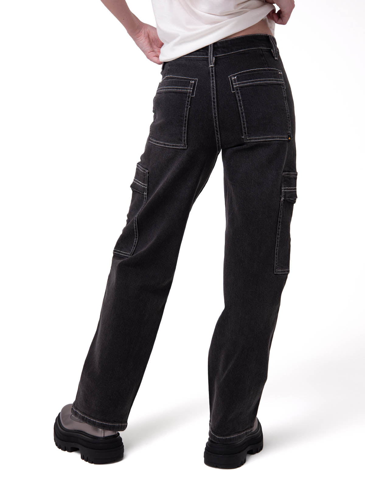 Jeans Cargo Mujer Relaxed Negro CAT