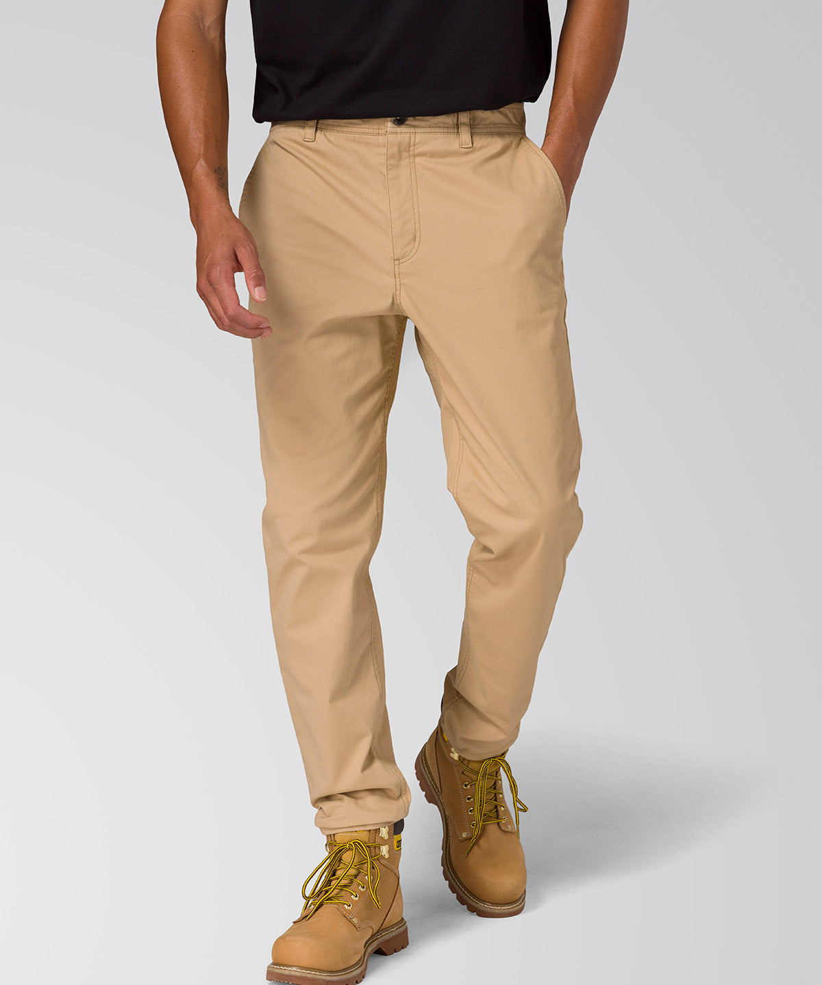 Pantalón Hombre Slim Tapered Chino Beige Cat