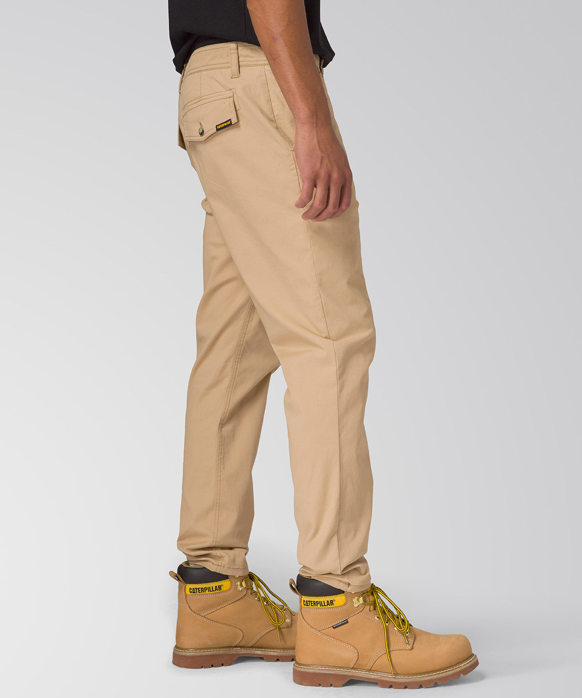 Pantalón Hombre Slim Tapered Chino Beige Cat