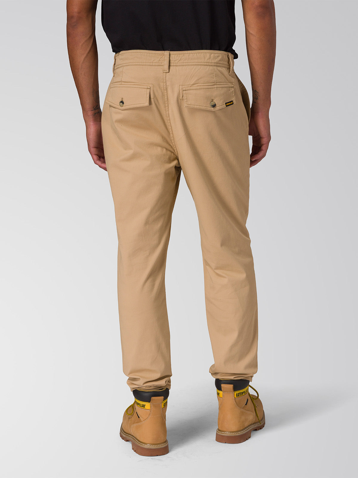 Pantalón Hombre Slim Tapered Chino Beige Cat