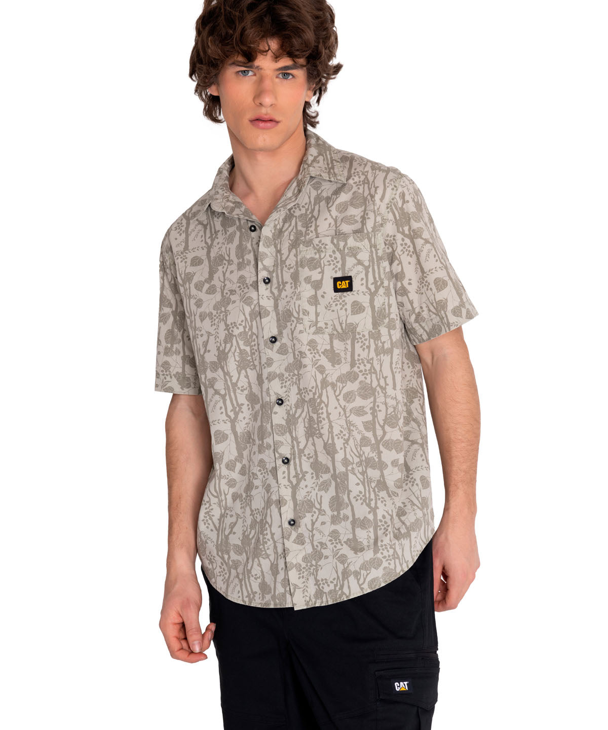 Camisa Manga corta Casual Hombre RELAXED PRINTED POPLIN S/S SHIRT Beige/Crudo CAT