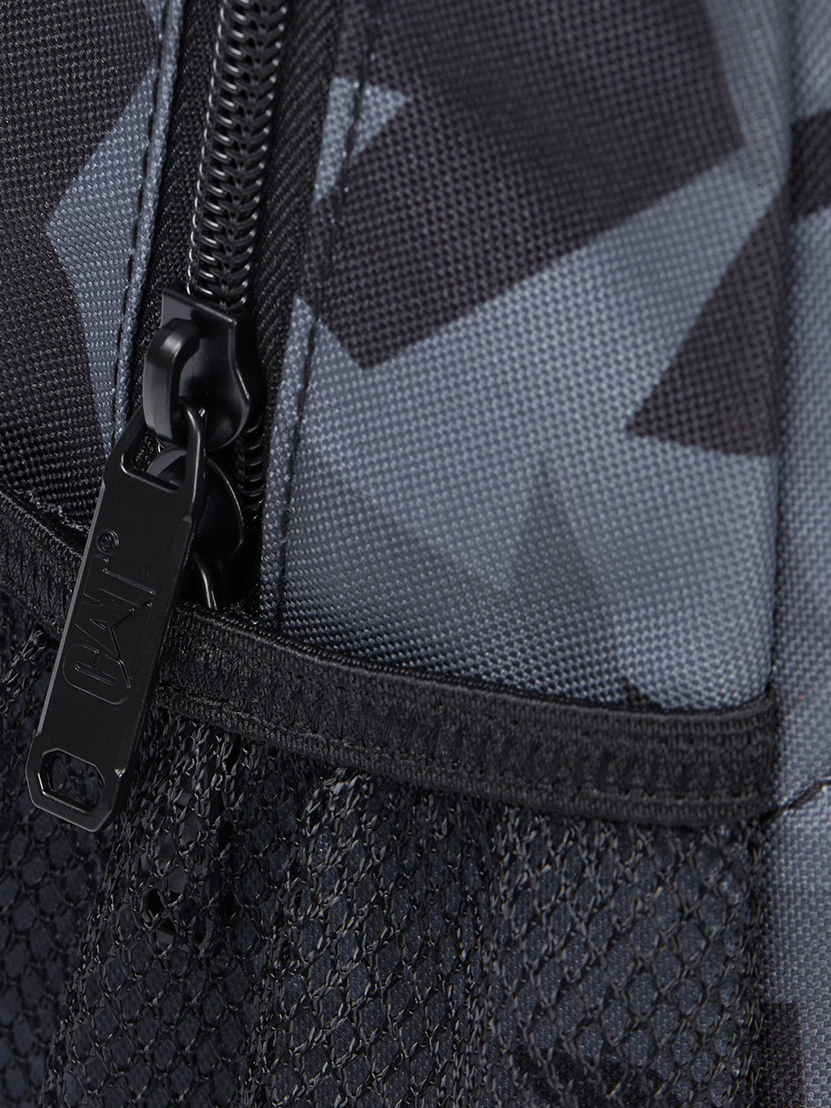 Mochila Unisex Benson Urban Camo Negro CAT