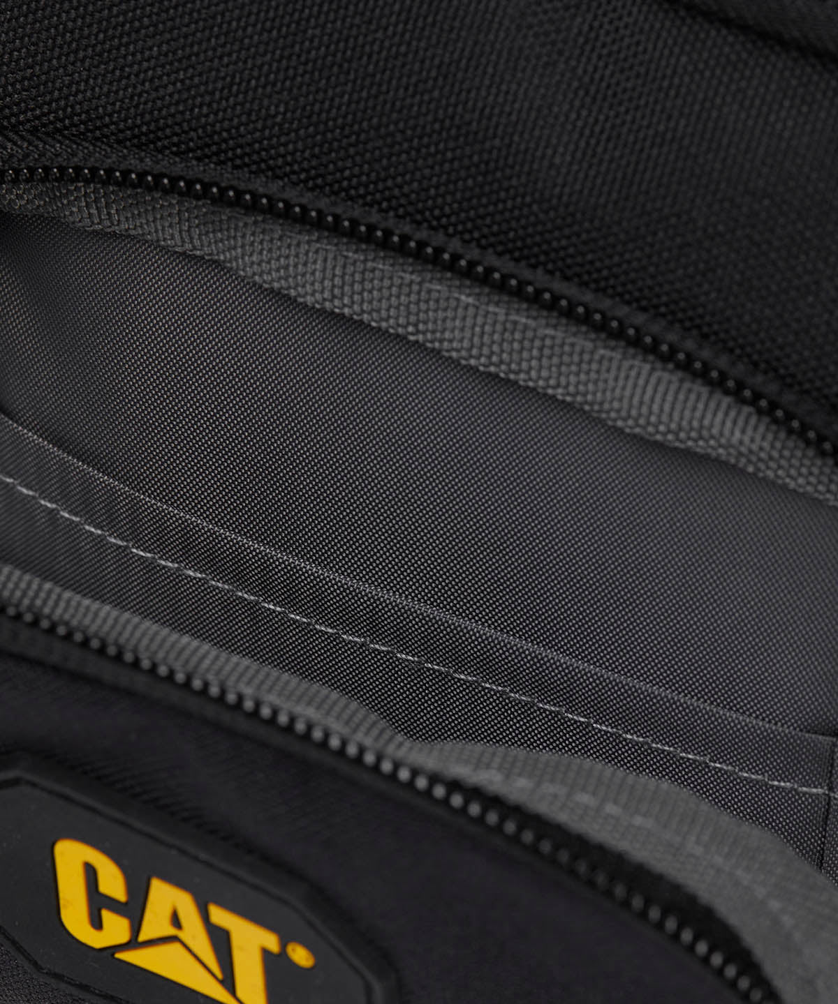 Bolso Shoulder Bag Unisex Voyager Negro CAT