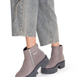 Botín Cuero Colorado Max Chelsea Mujer Gris Cat