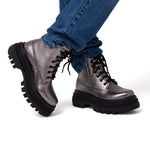 Botín Mujer Bolder Zip Plateado Cat