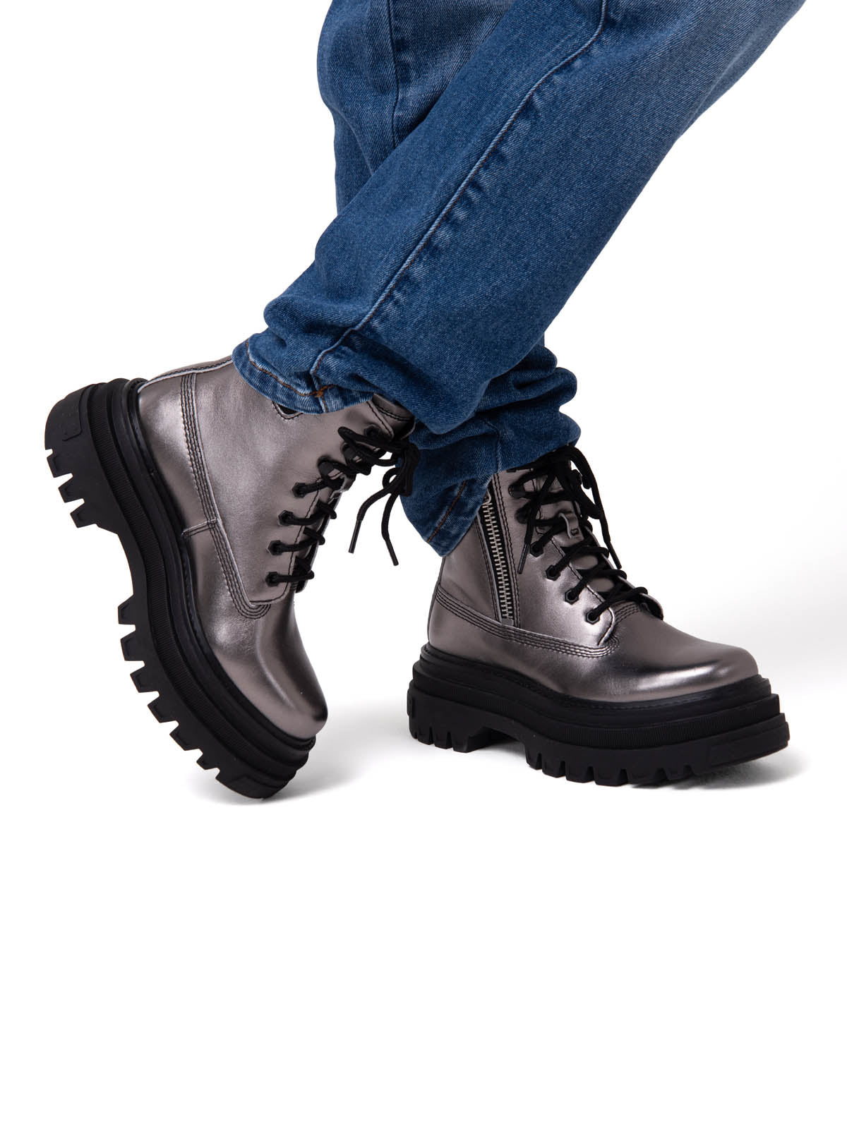 Botín Mujer Bolder Zip Plateado Cat