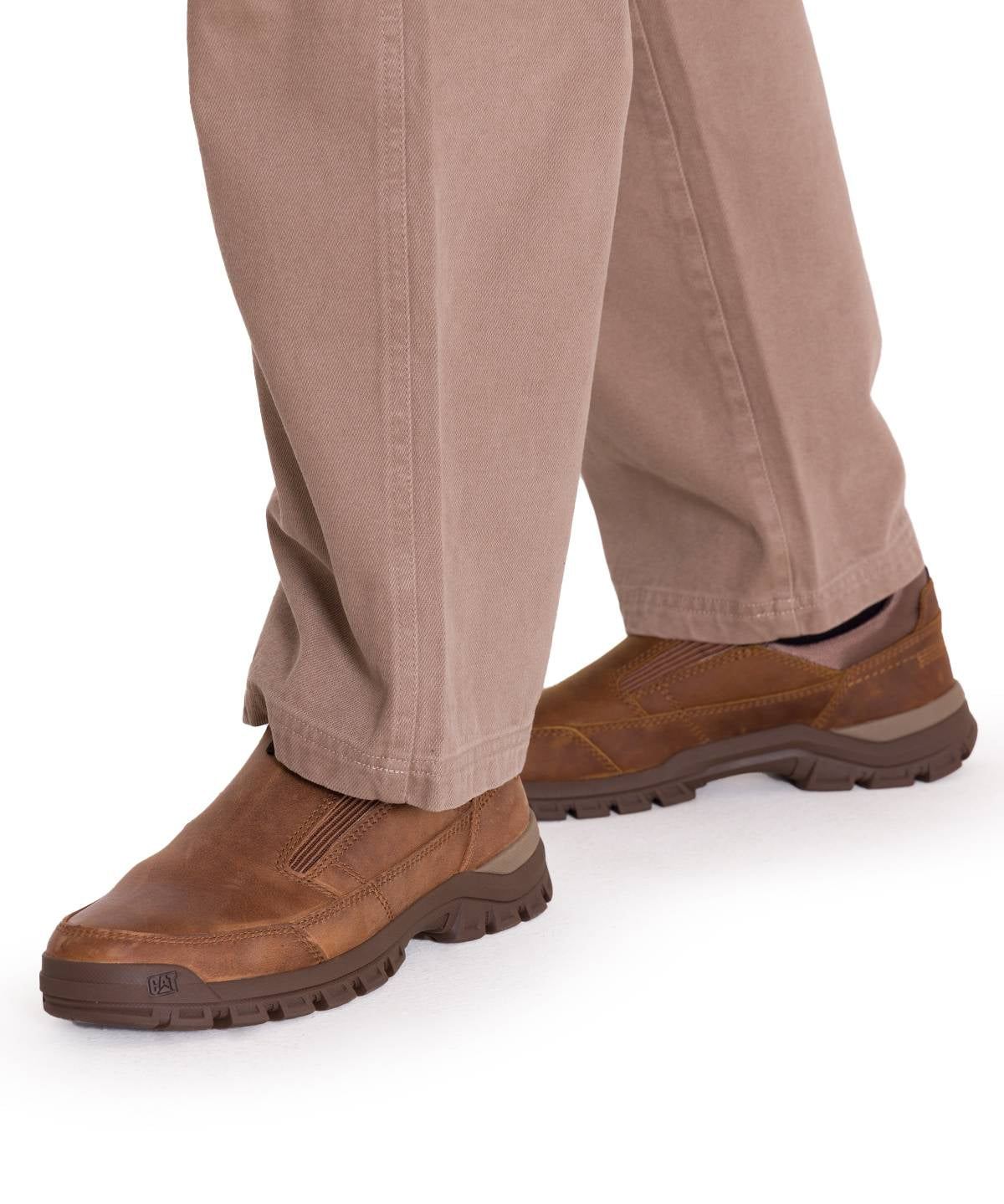 Zapatilla Cuero Hombre Threshold Slip On Café Oscuro Cat