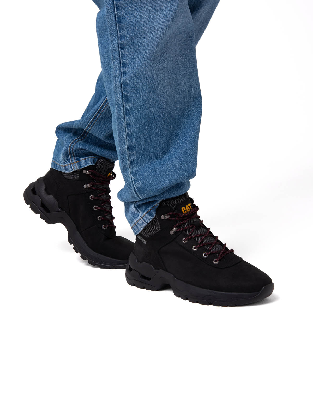 Zapatilla con Caña Hombre Surge Hiker Negro Cat